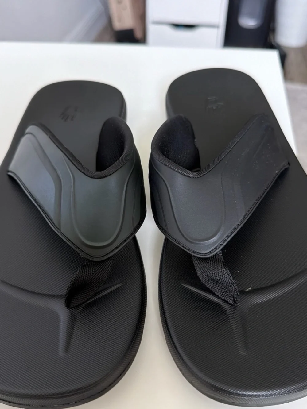 Body Glove sleek black